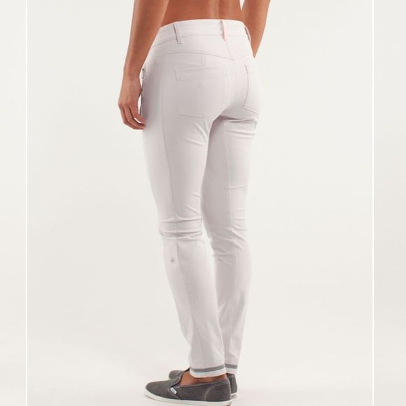 LULULEMON Out & About Pant - NWT - Picture 4 of 4